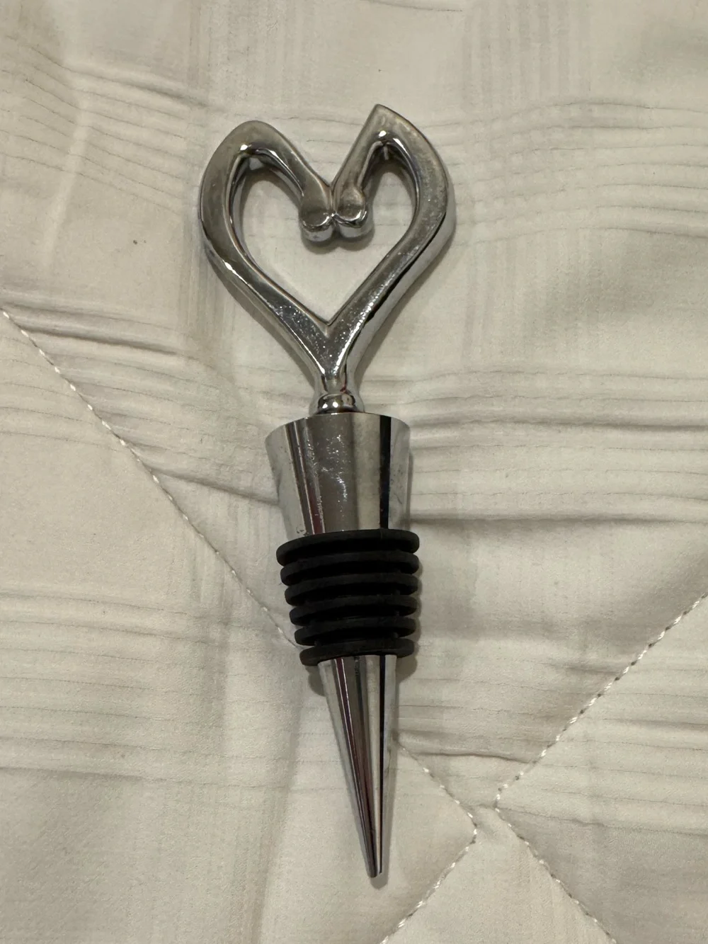 Fashioncraft Chrome Heart Wine Bottle Stopper Barware Add-On